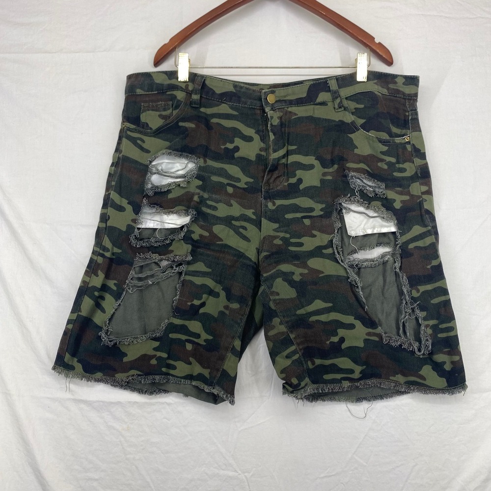 Mens Distressed Camouflage Denim Shorts Green Camo Ripped Frayed Hem Size 40